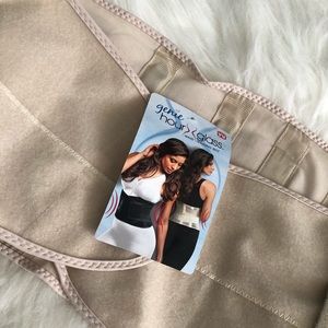 • Waist Trainer •